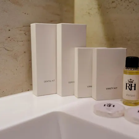 Royal Hill Hotel Vorë