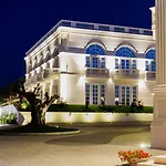 Szálloda Royal Hill Vora