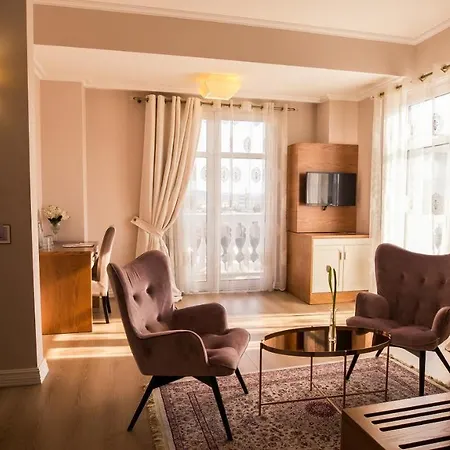 Royal Hill Hotel