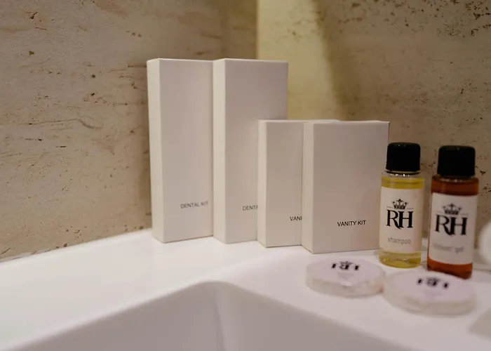 Royal Hill Hotel Vorë