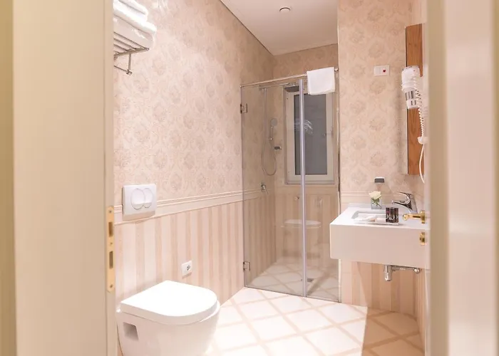 Royal Hill Hotell Vorë