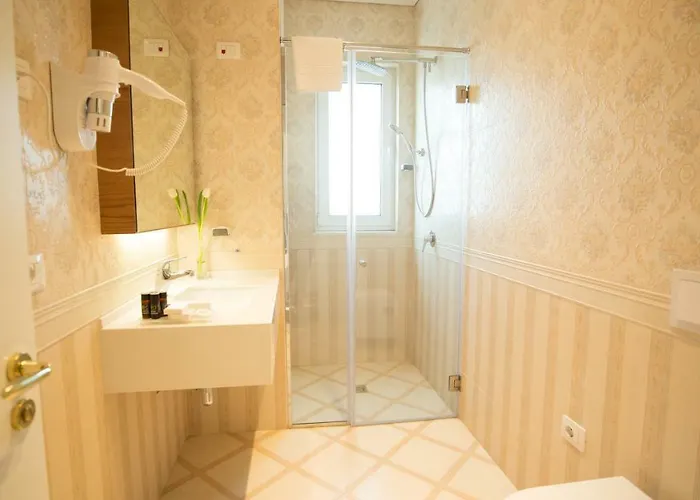 Royal Hill Hotell Vorë